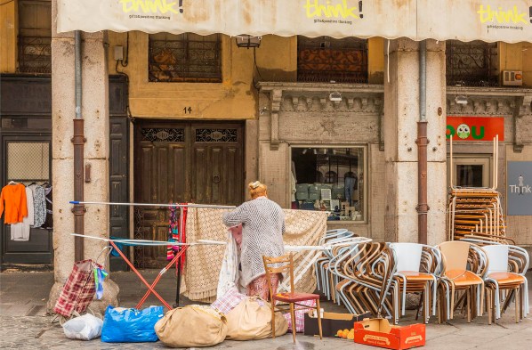 Spanish wash woman copy